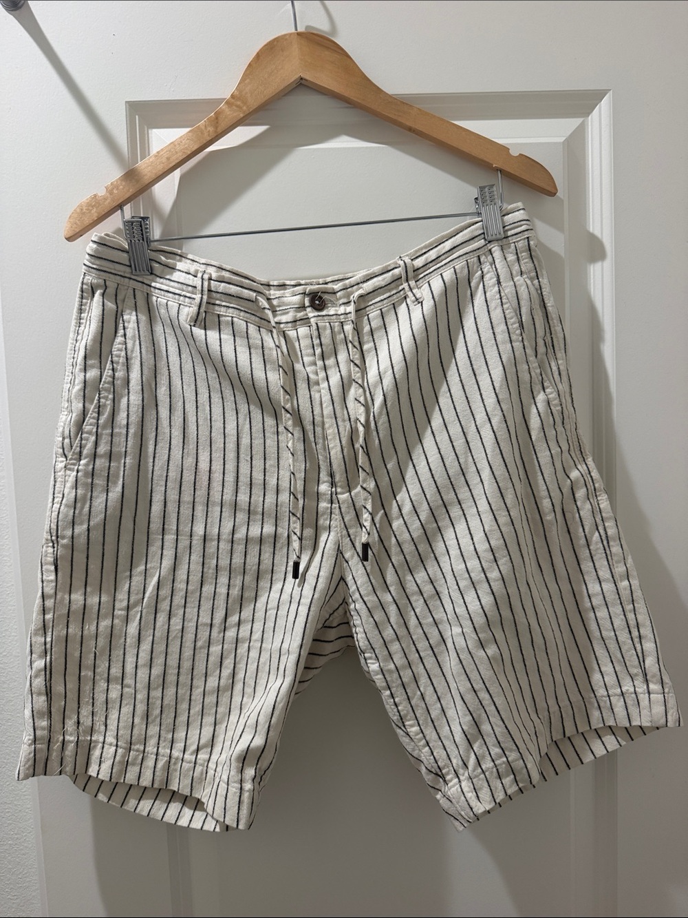 Men's ZARA Cream Pinstripe Linen-Blend Shorts